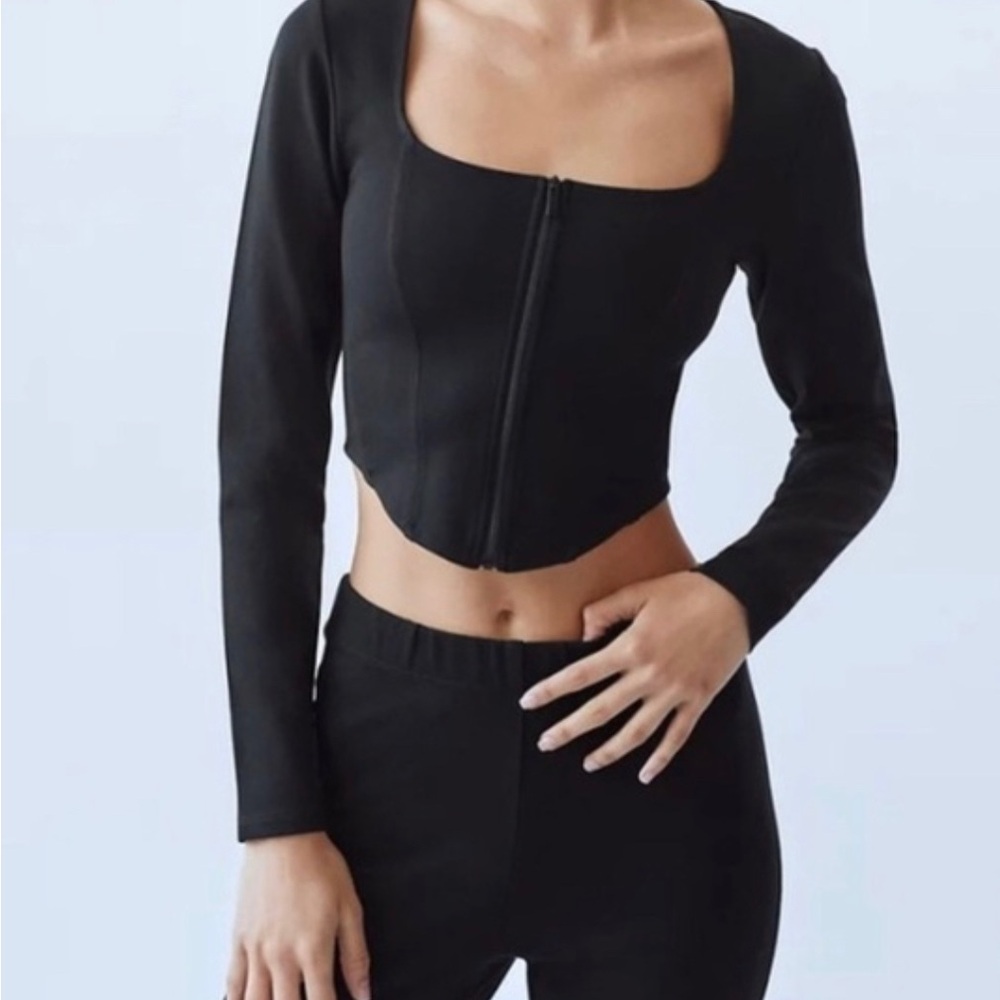 NWOT Babaton sculpt knit bustier long sleeve top